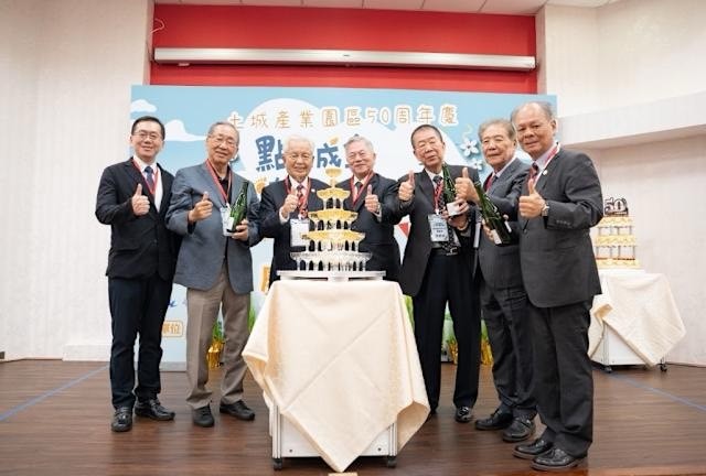 別開生面的慶祝茶會(活動籌委會提供)