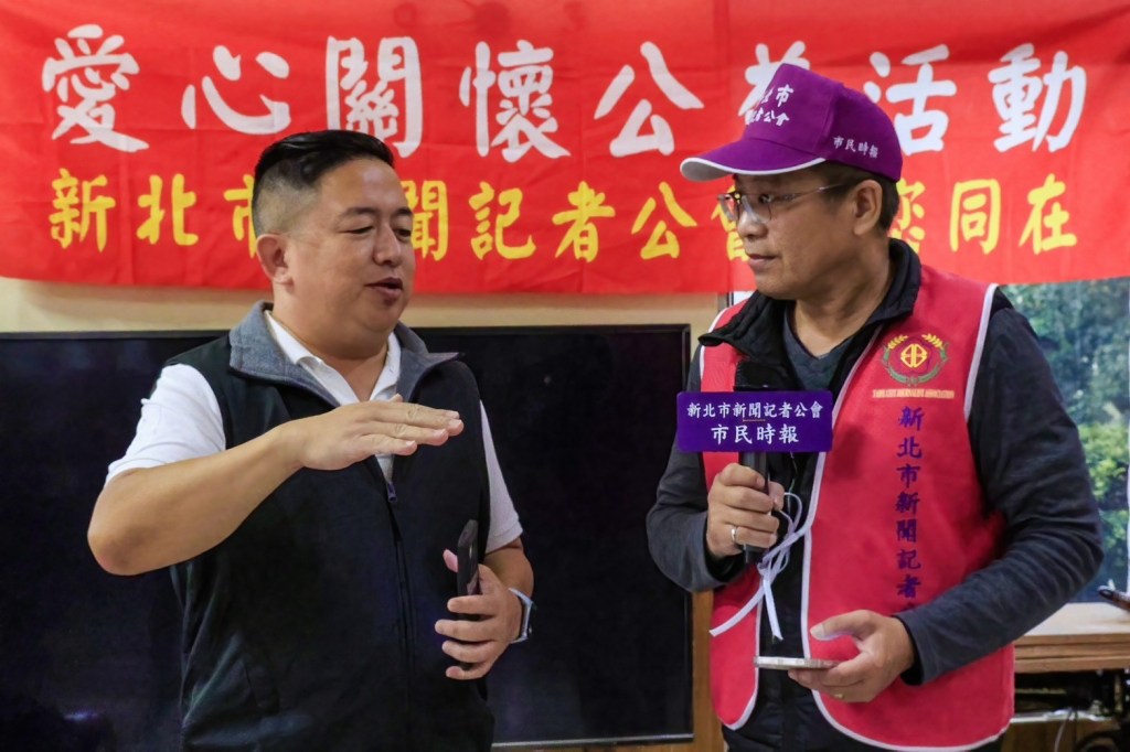 戴至剛記者訪問黎光承院長(攝影：劉炳楨)