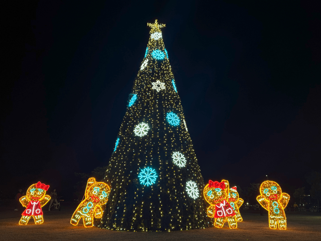 薑餅人守衛隊為聖誕添加色彩(新北高灘地工程管理處提供)