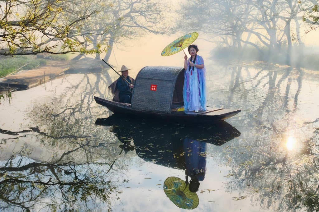 魚池頭社的小江南區域適合攝影愛好者前來,清晨有時會出現朦朧霧氣,能拍出最具詩意的氛圍。建議開車前往以便自由穿梭各個景點。