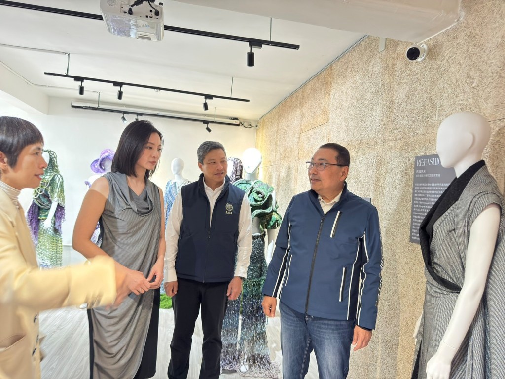 新板設計基地規劃的「時尚展覽區」, 未來將定期展出青年設計師與創作者作品(胡貴芬攝)